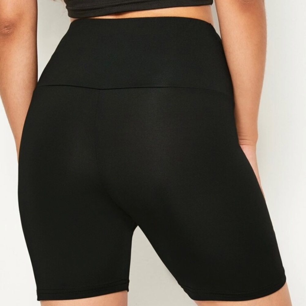 Banded high-rise biker shorts